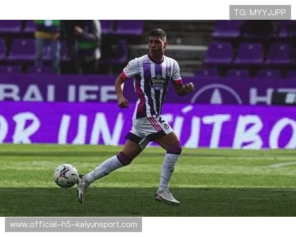 博卡青年核心前锋受困于盯防难觅良机，博卡青年ds